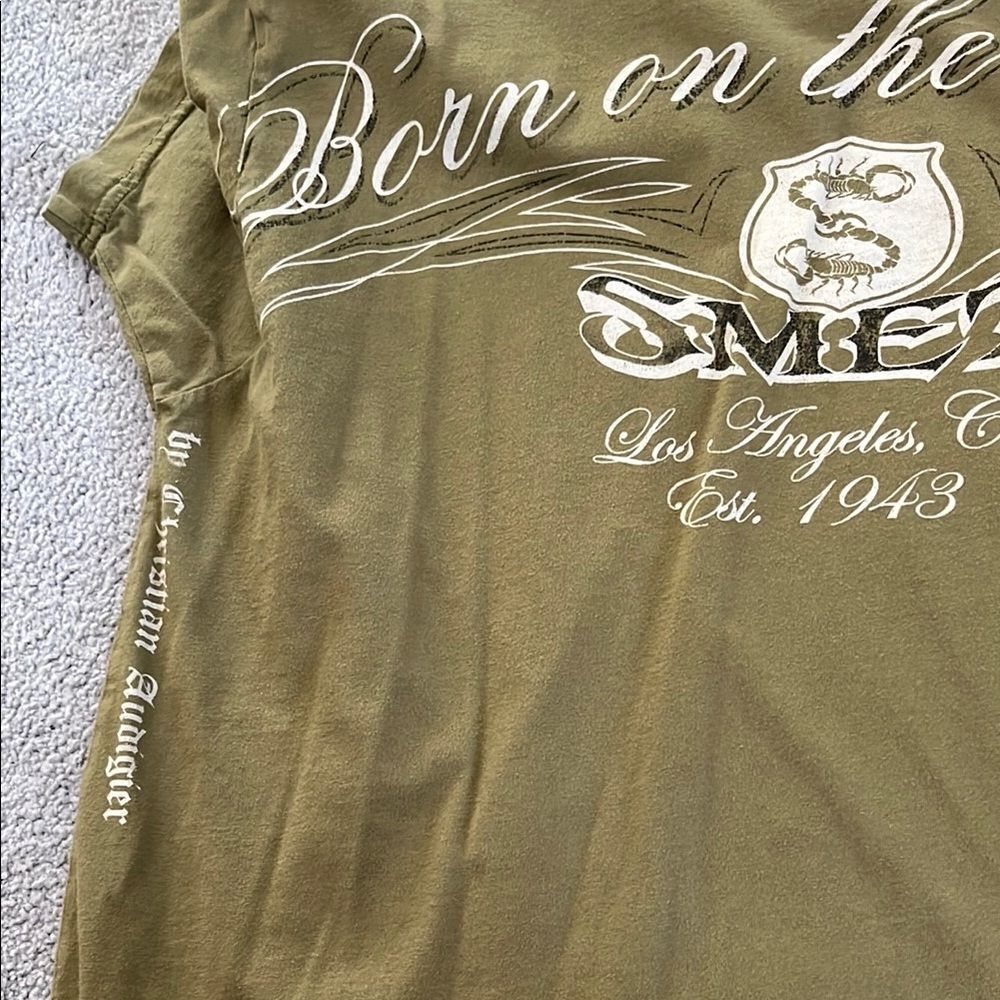 Christian Audigier Green Short Sleeve Tee with Dynamic Bird Design - Picture 3 of 5